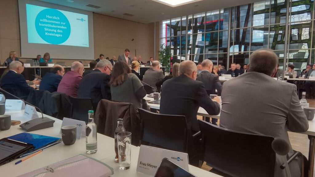 Lndrat Löhr auf der kontituierenden Sitzung